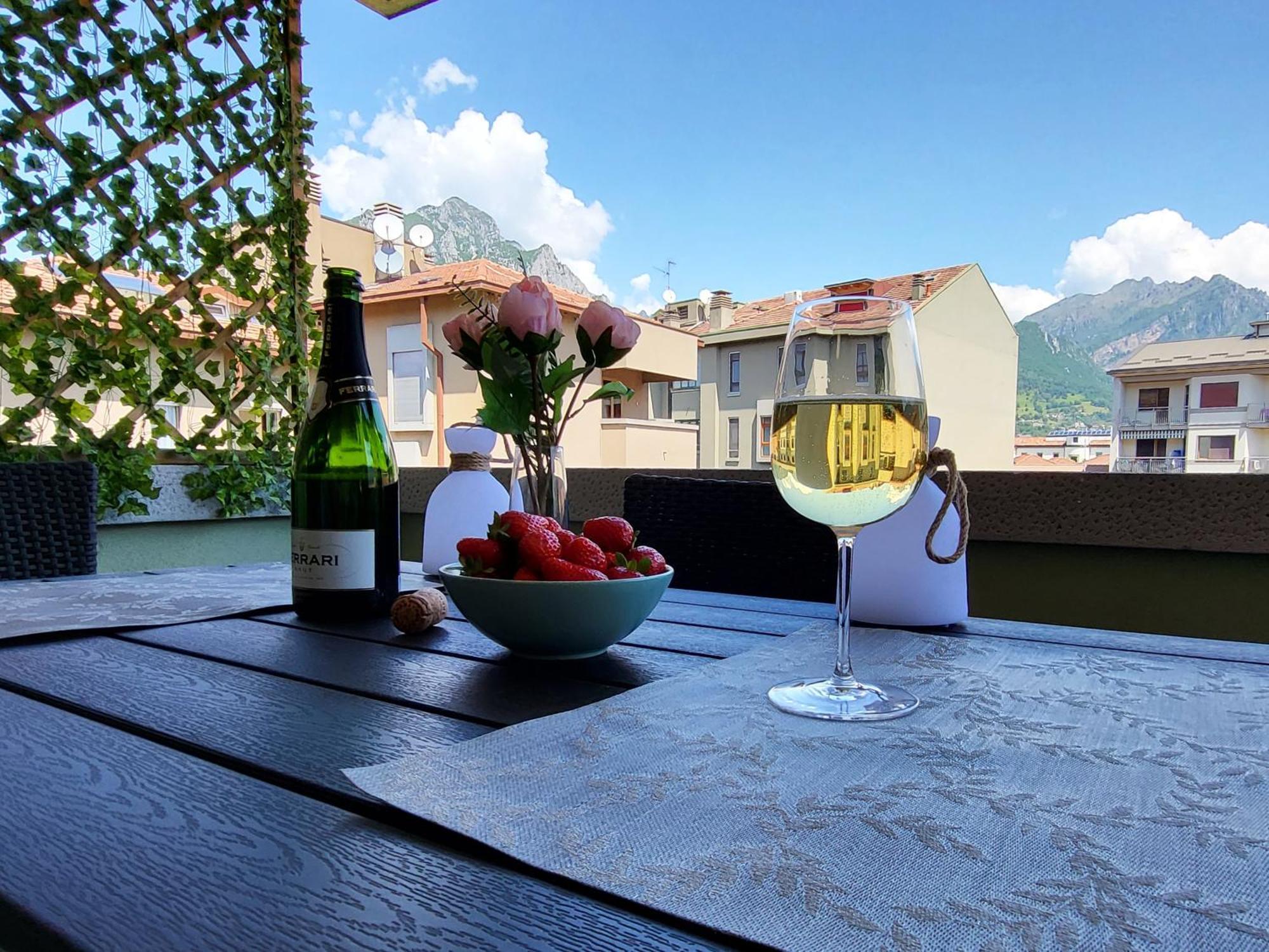 Casa Lariana Appartement Lecco Buitenkant foto